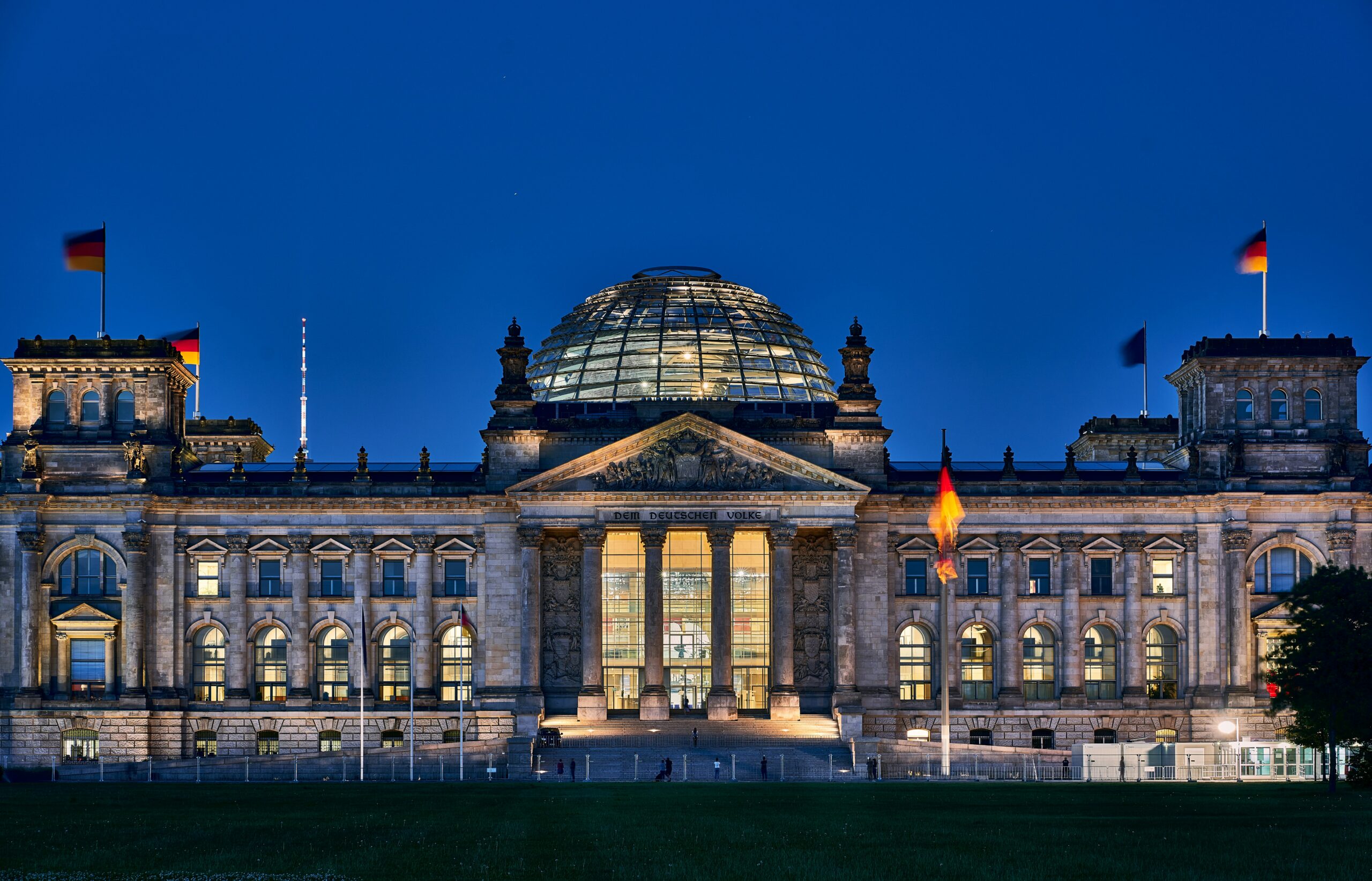 a large building with a dome on top of it