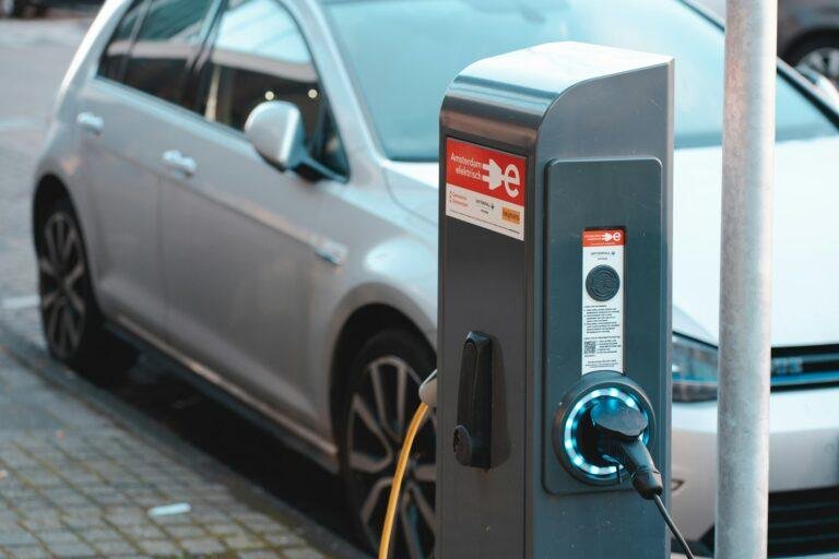 Decreto 49/2025: Importar Autos Eléctricos sin Impuestos hasta 2030